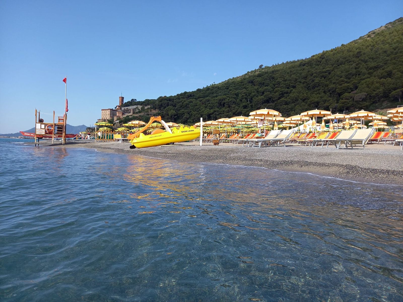 Bagni Laura, stabilimento balneare a Borghetto Santo Spirito