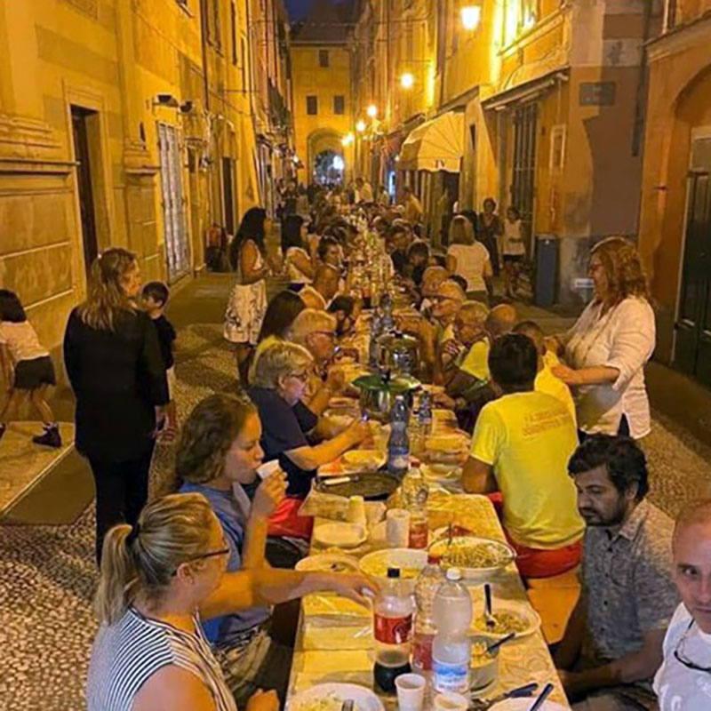 AGGIUNGI UN POSTO A TAVOLA
